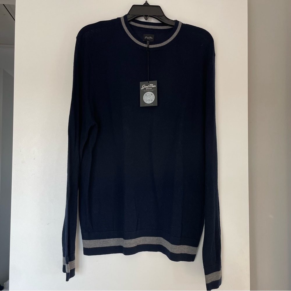 NWT Men’s  100% wool sweater size Large.